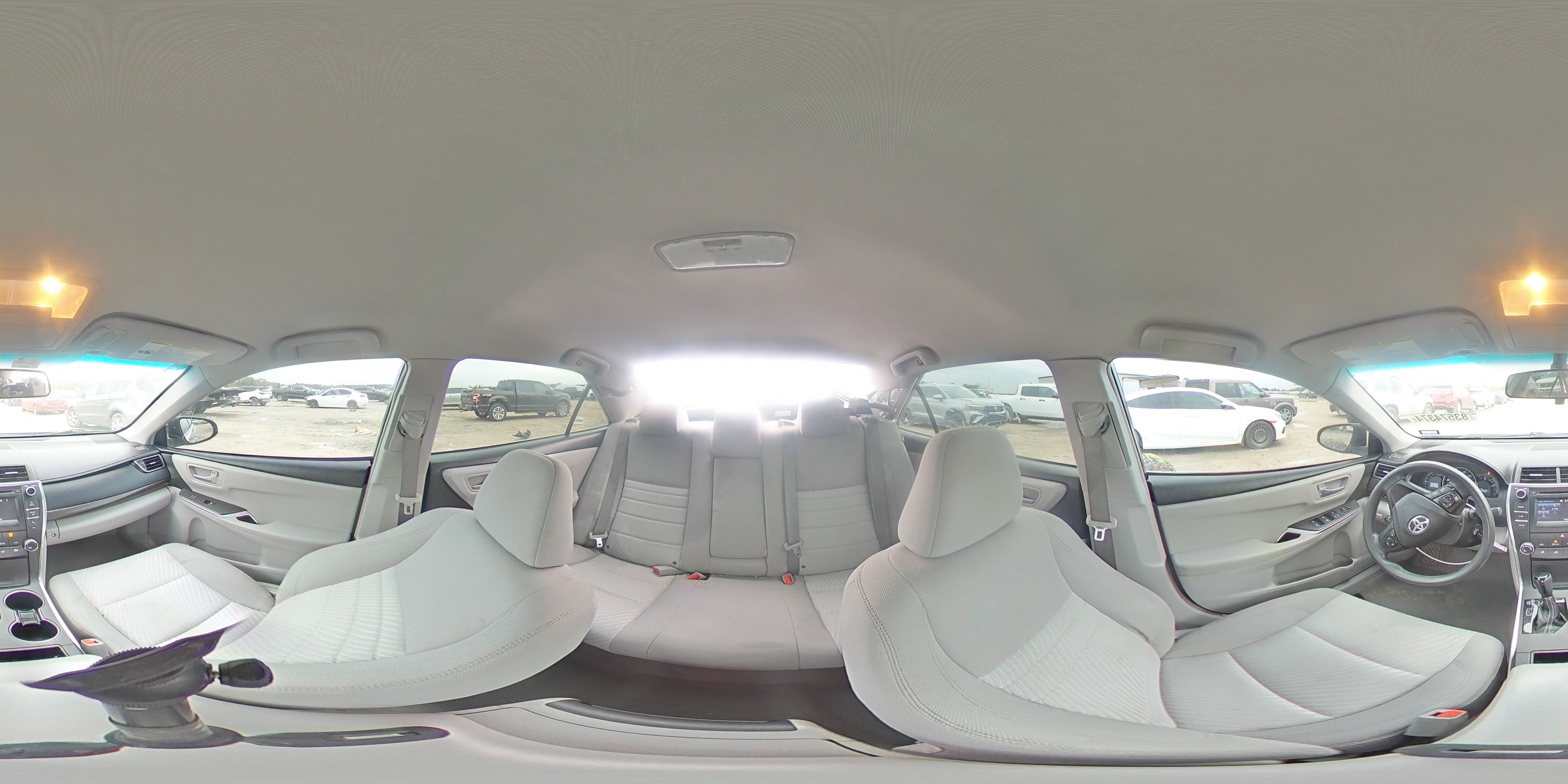 2015 Toyota Camry - Image 13