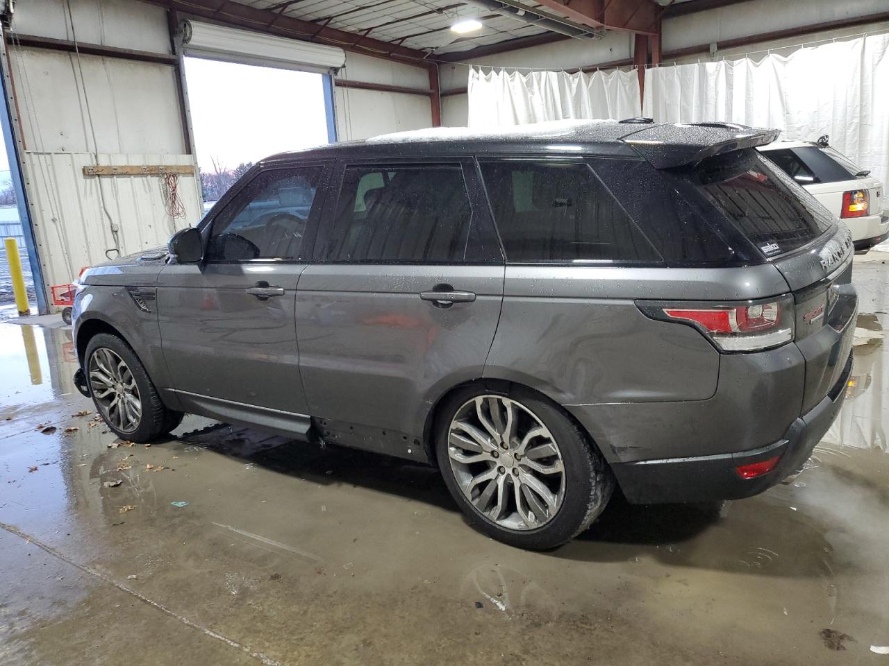 2014 Land Rover Range Rover - Image 2