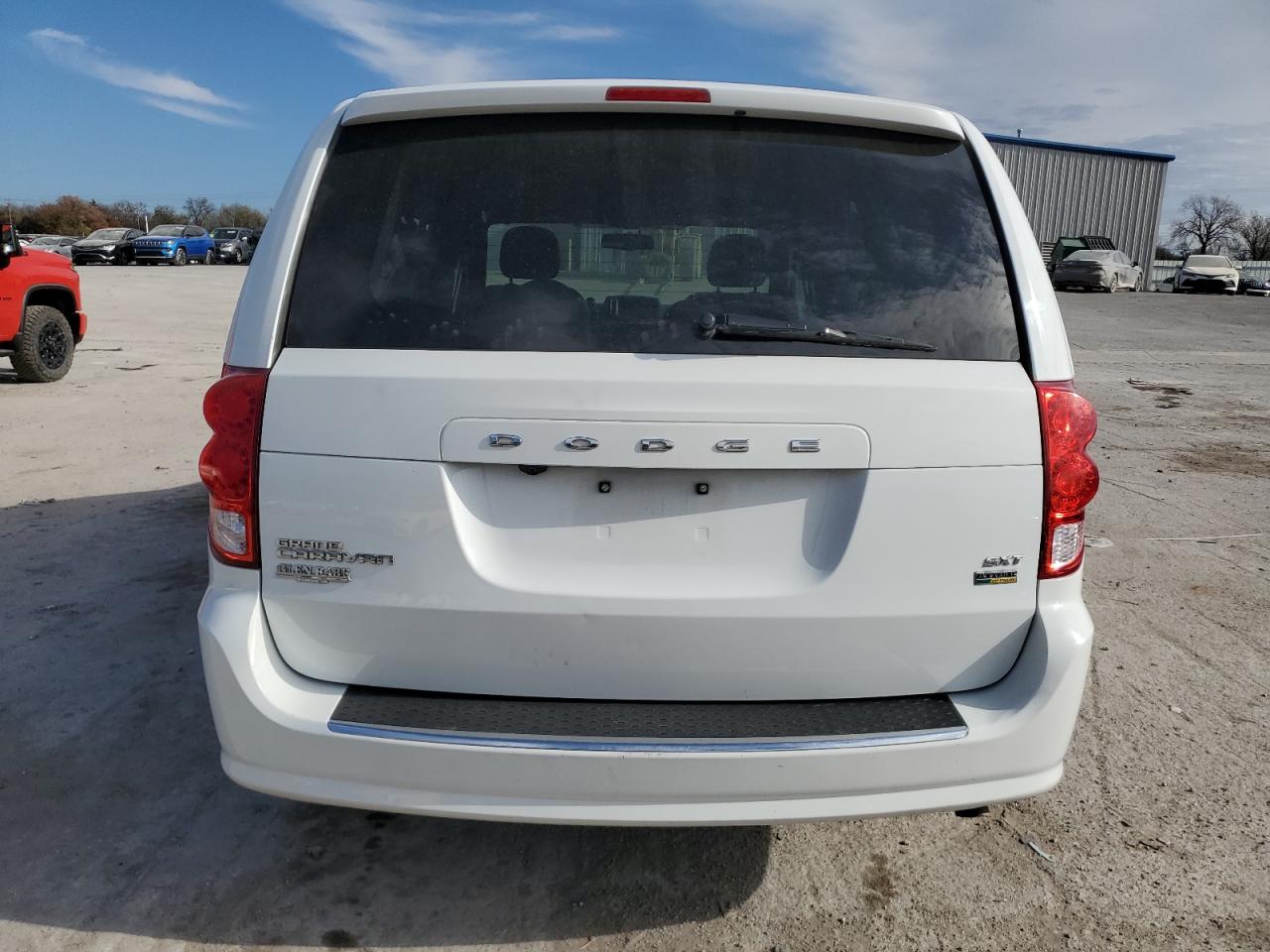 2017 Dodge Caravan - Image 6