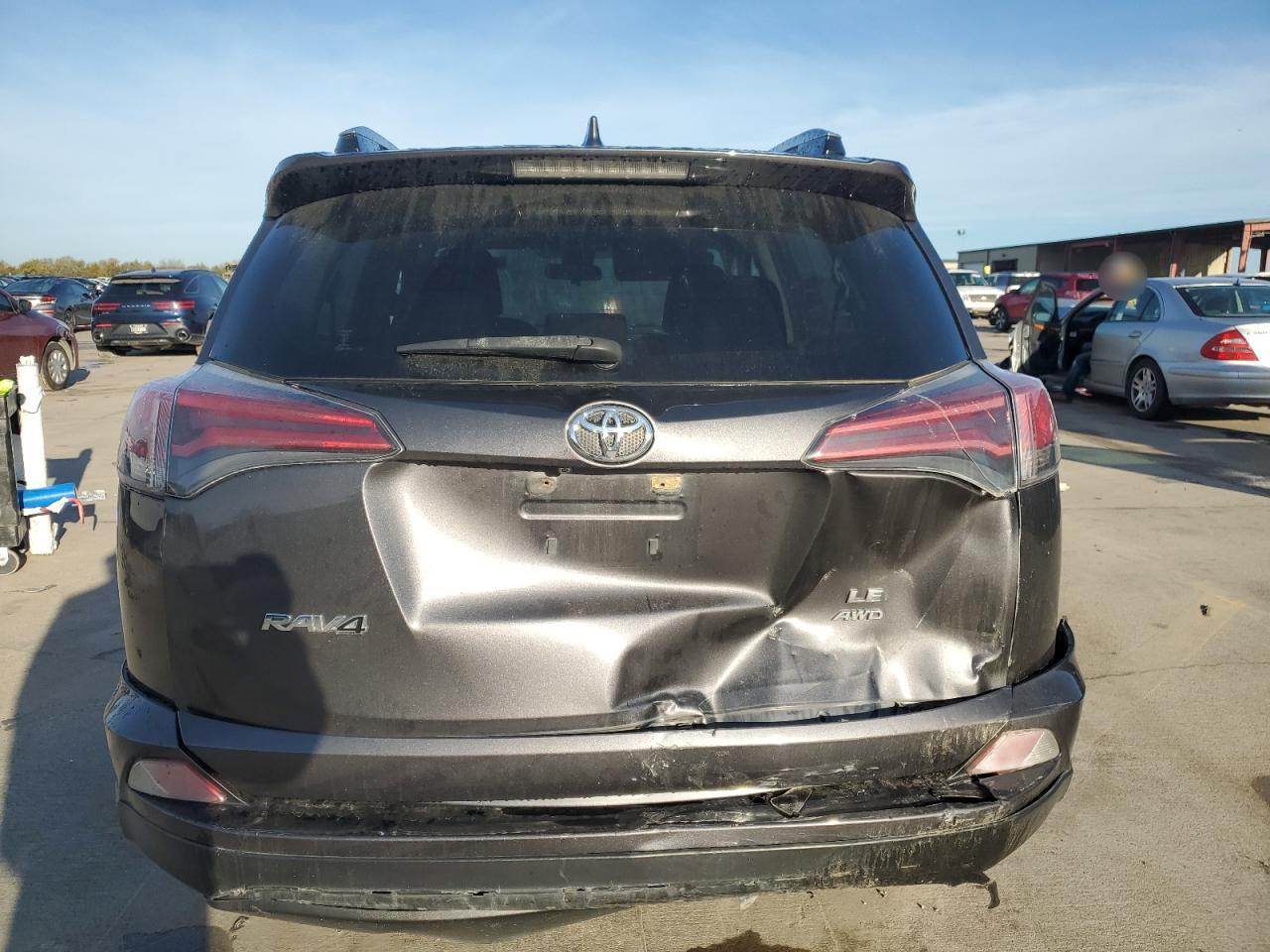 2017 Toyota RAV 4 - Image 6