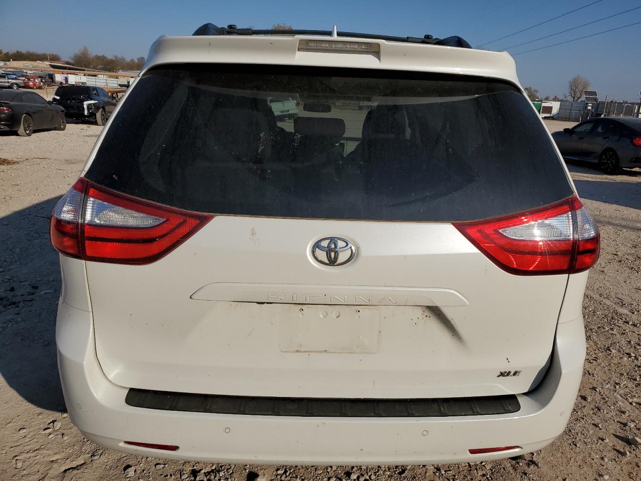 2018 Toyota Sienna - Image 6