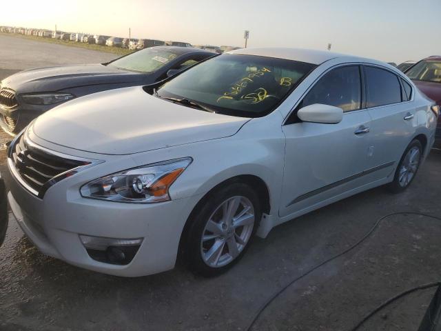 Sedans NISSAN ALTIMA 2015 Srebrny