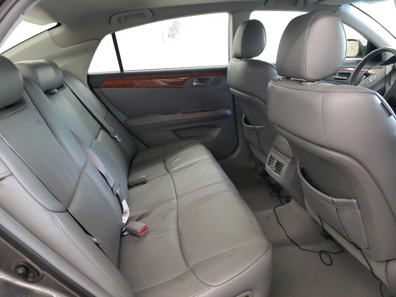 2006 Toyota Avalon - Image 10