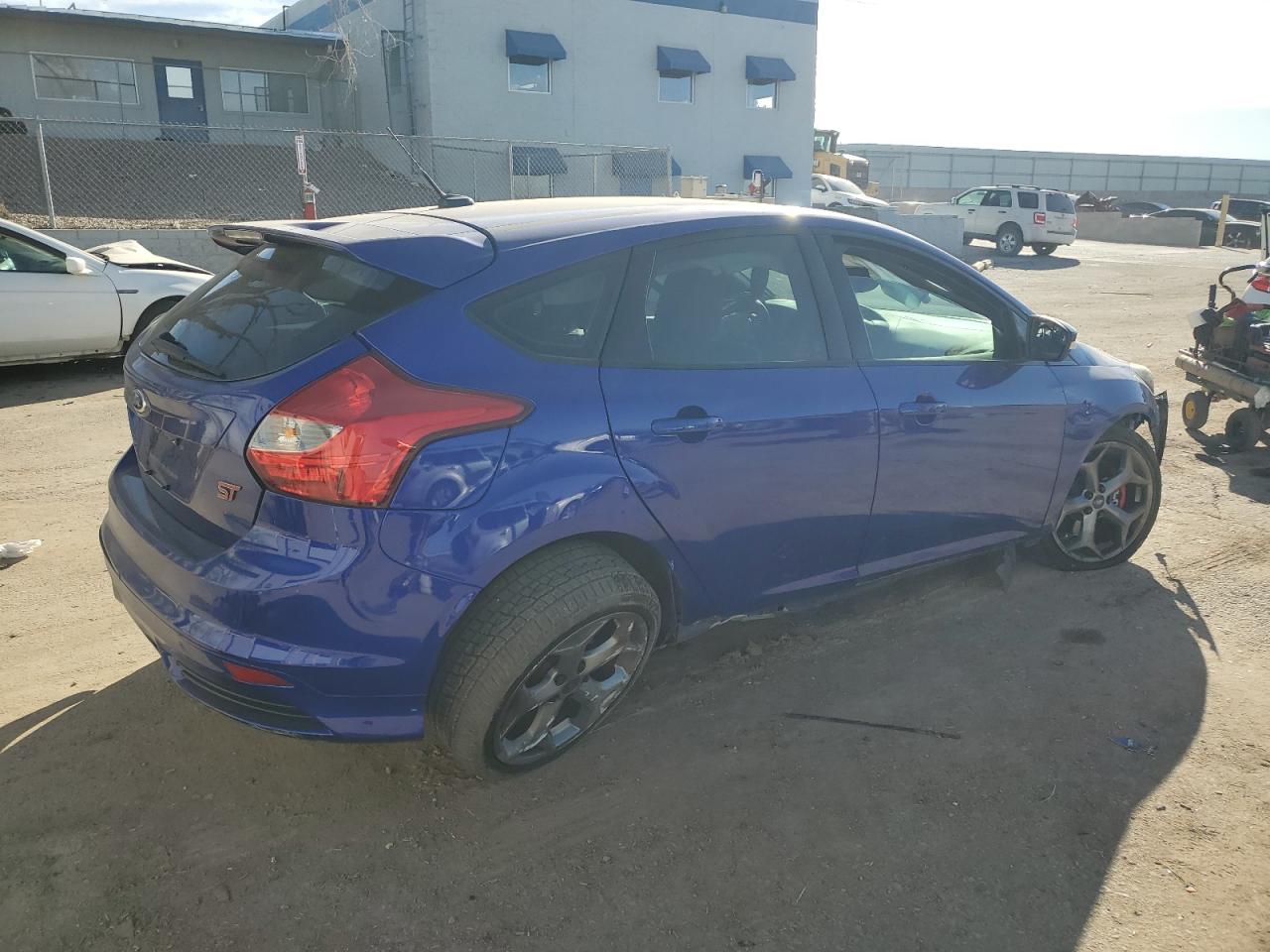 VIN 1FADP3L92EL122413 2014 FORD FOCUS no.3