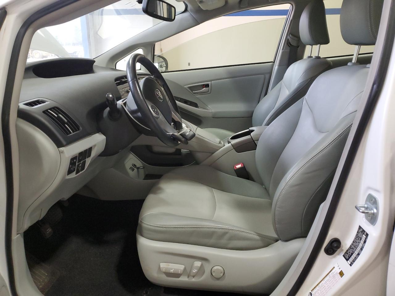 2013 Toyota Prius - Image 7