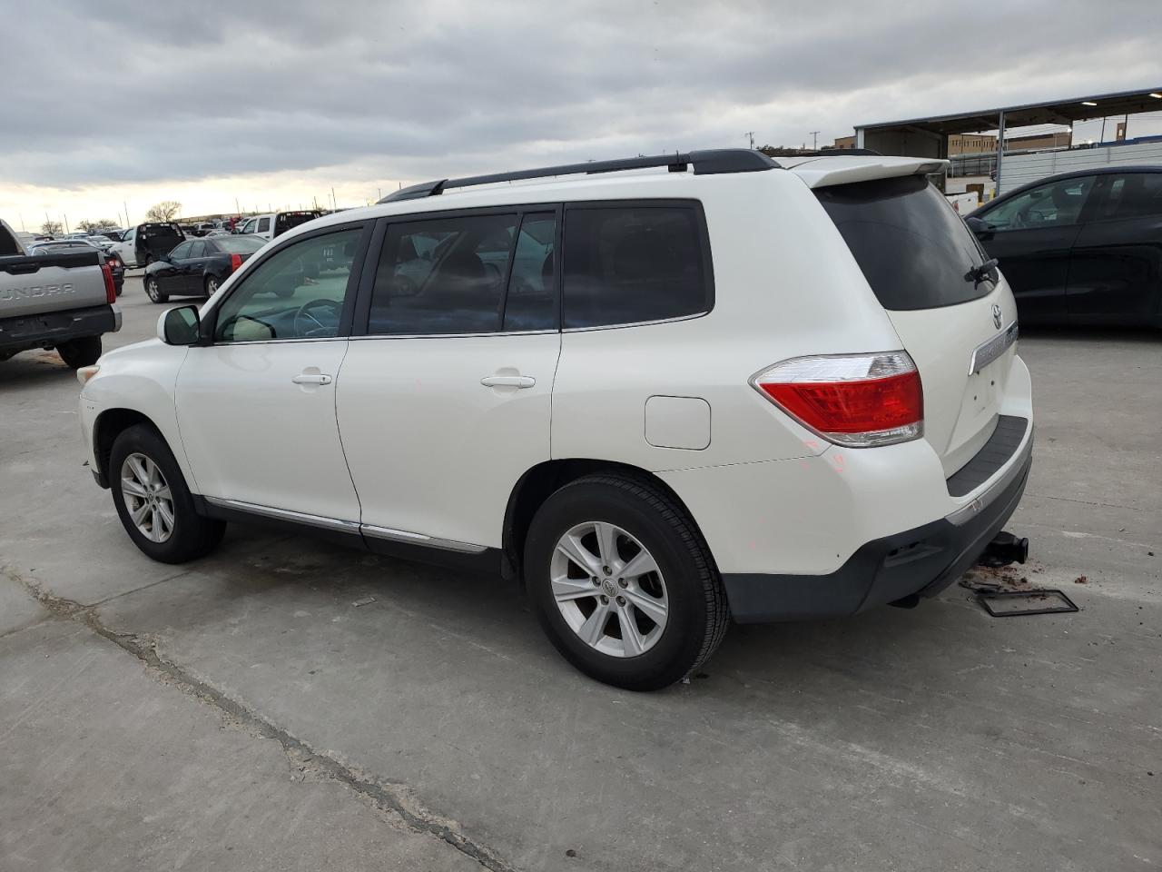 VIN 5TDZK3EH5DS096258 2013 TOYOTA HIGHLANDER no.2