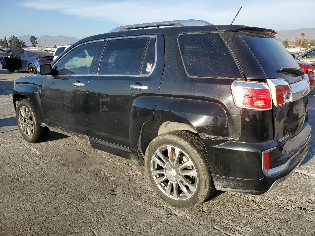 VIN 2GKFLRE38H6172566 2017 GMC TERRAIN no.2