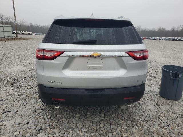  CHEVROLET TRAVERSE 2018 Srebrny