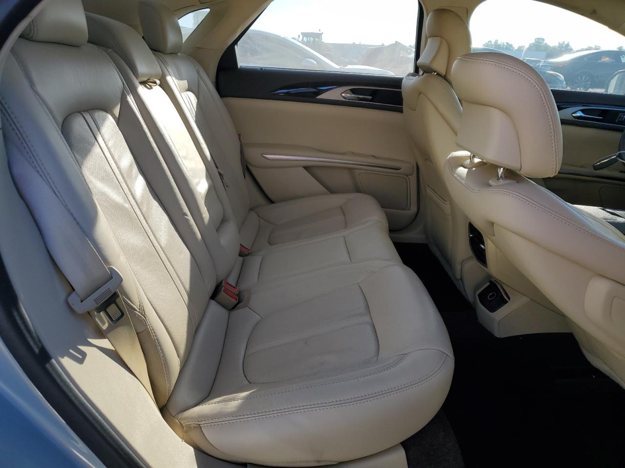 2014 Lincoln MKZ - Image 11