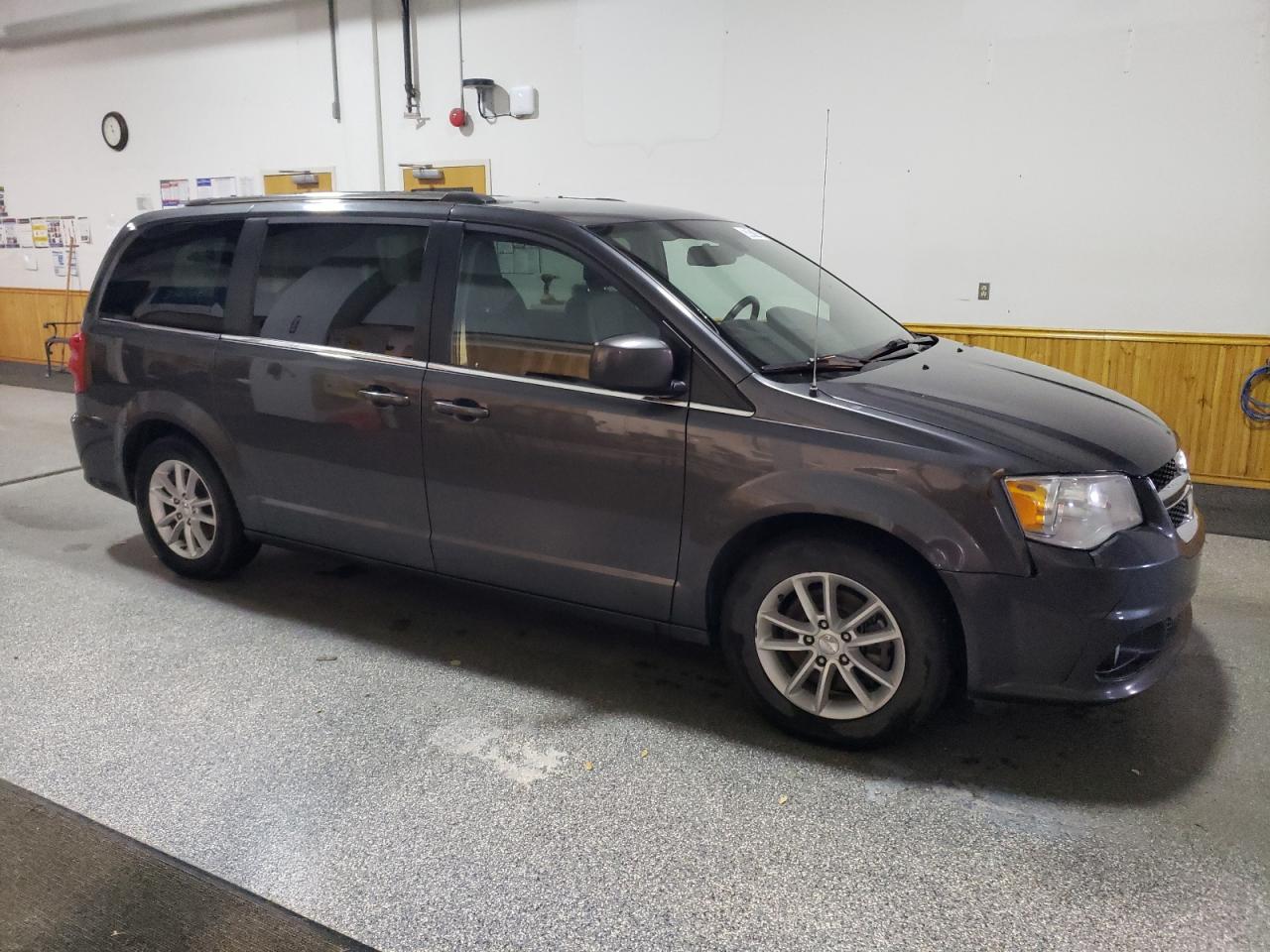 VIN 2C4RDGCG9KR648121 2019 DODGE CARAVAN no.4