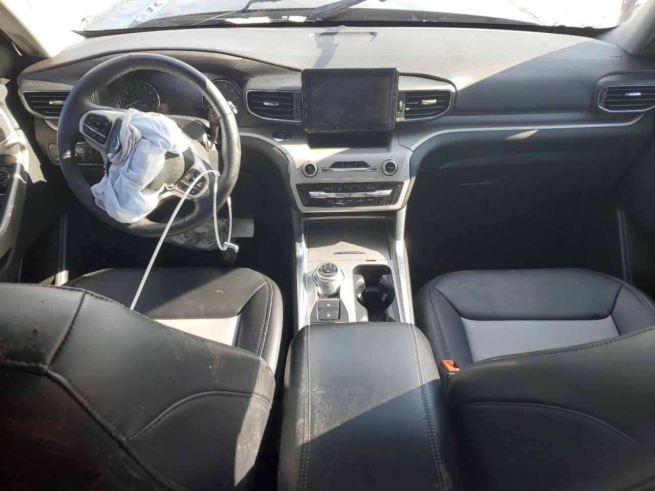 2023 Ford Explorer - Image 8