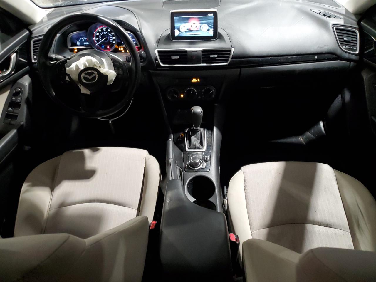 2016 Mazda 3 - Image 8