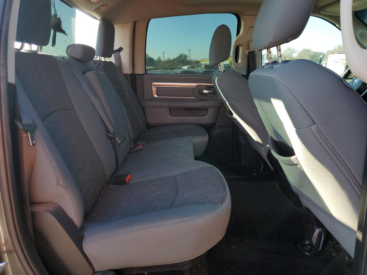 2015 RAM 1500 - Image 10