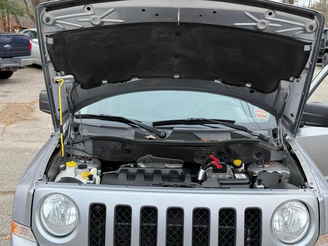 Паркетники JEEP PATRIOT 2016 Сірий