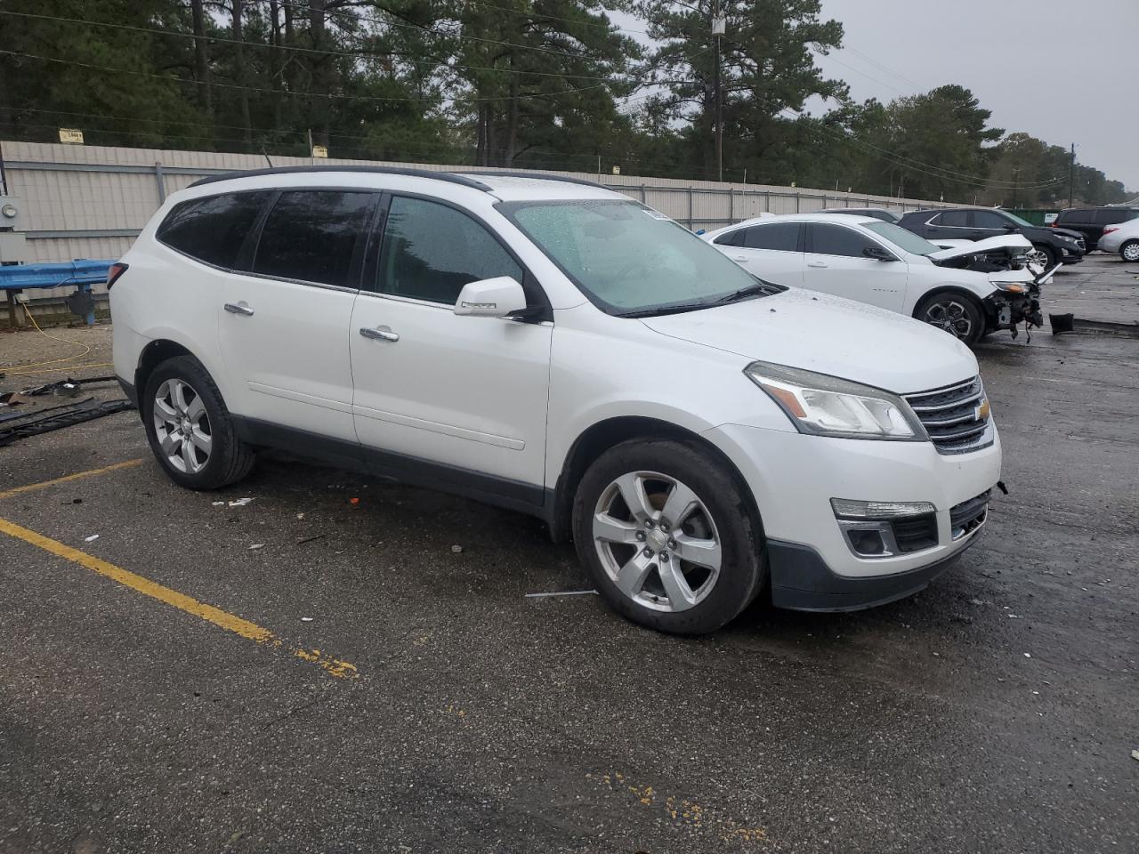 2017 Chevrolet Traverse - Image 4