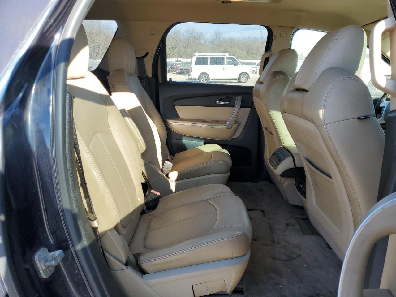 2011 GMC Acadia - Image 11