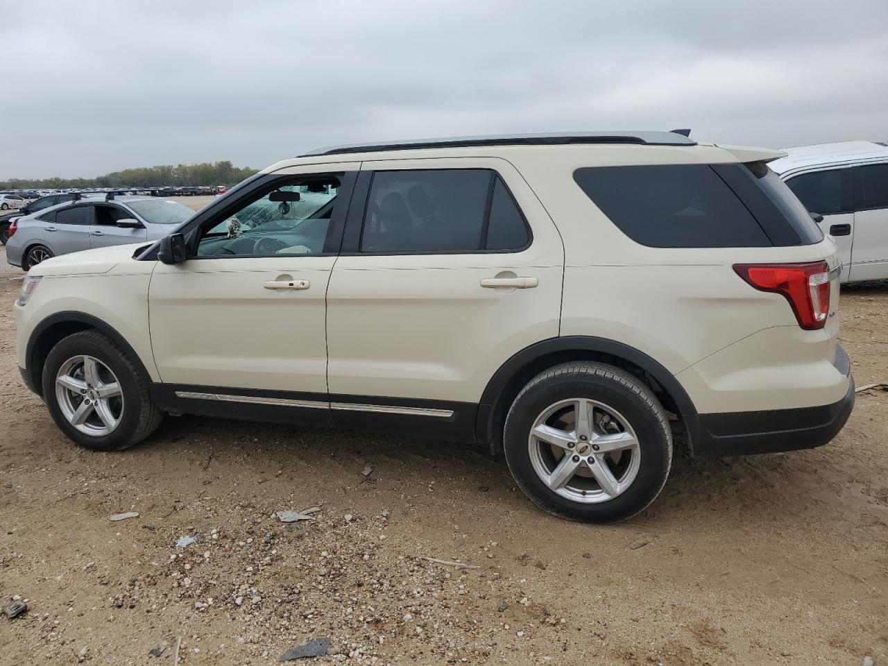 VIN 1FM5K7DH8JGA19165 2018 FORD EXPLORER no.2