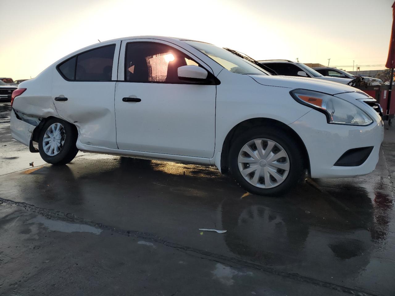 2017 Nissan Versa - Image 4
