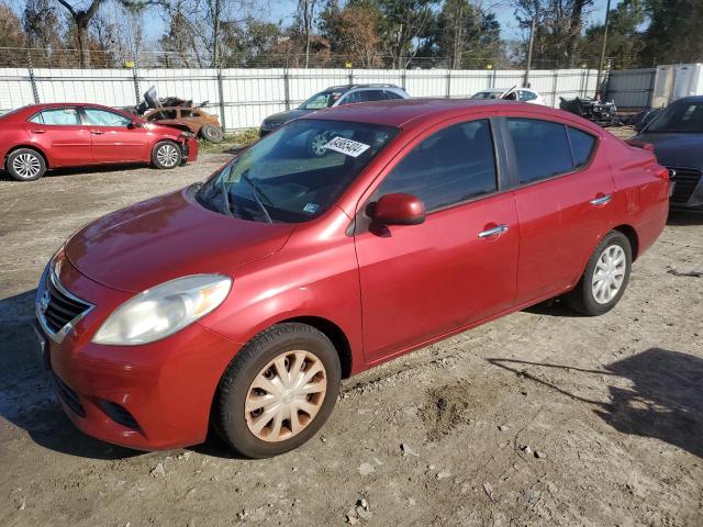  NISSAN VERSA 2013 Красный