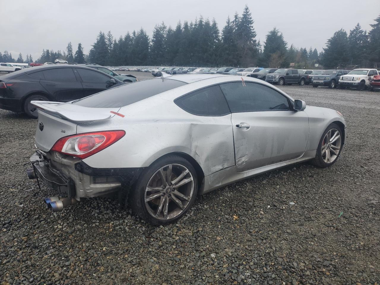 2011 Hyundai Genesis - Image 3