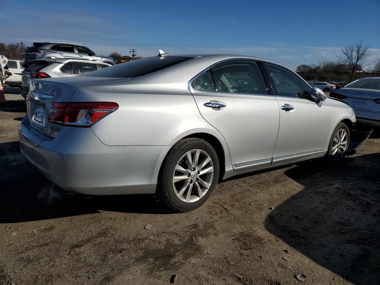 2011 Lexus ES - Image 3