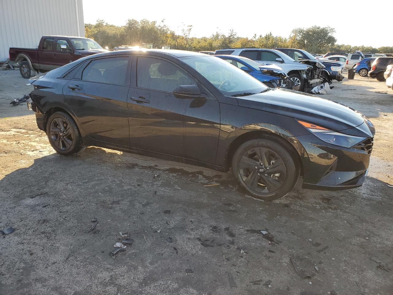 2023 Hyundai Elantra - Image 4