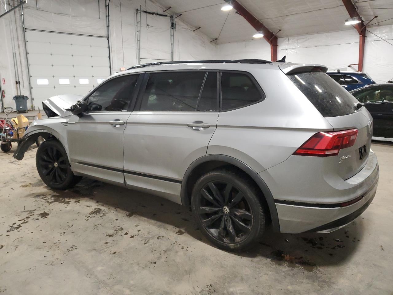 2021 Volkswagen Tiguan - Image 2