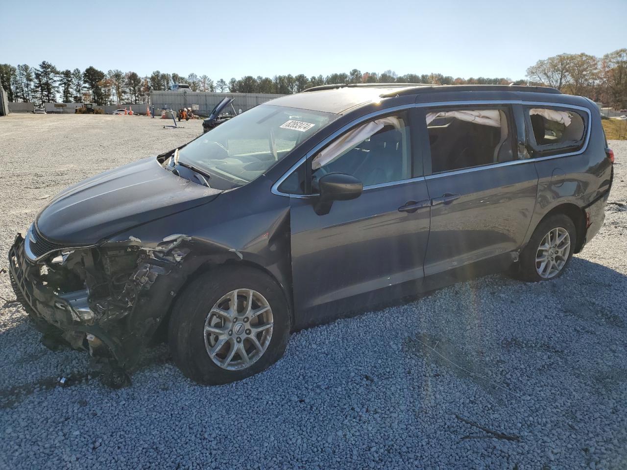 2021 Chrysler Voyager - Image 1