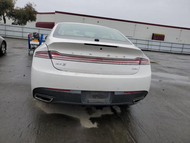 Sedans LINCOLN MKZ 2016 White