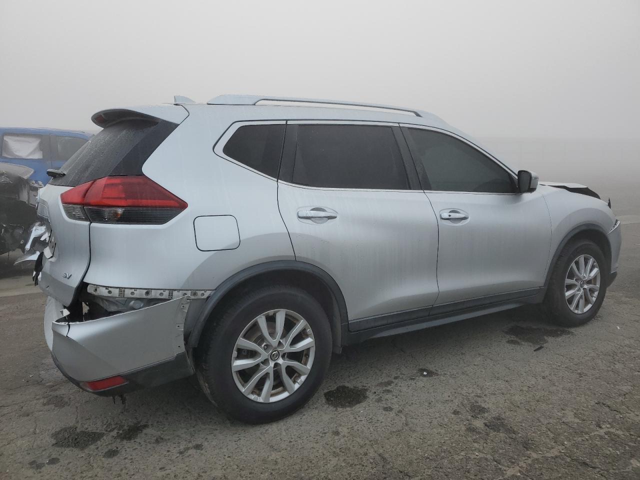 2018 Nissan Rogue - Image 3
