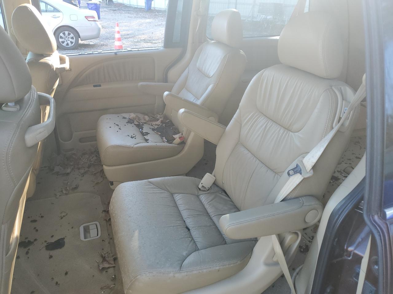 2009 Honda Odyssey - Image 11