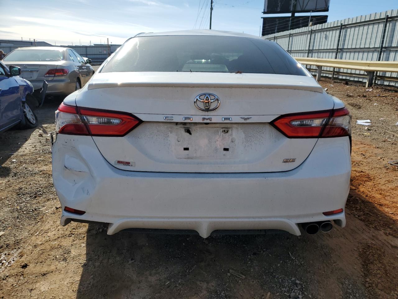 VIN JTNB11HK9J3038890 2018 TOYOTA CAMRY no.6