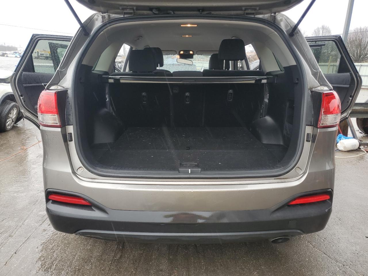 2017 Kia Sorento - Image 13
