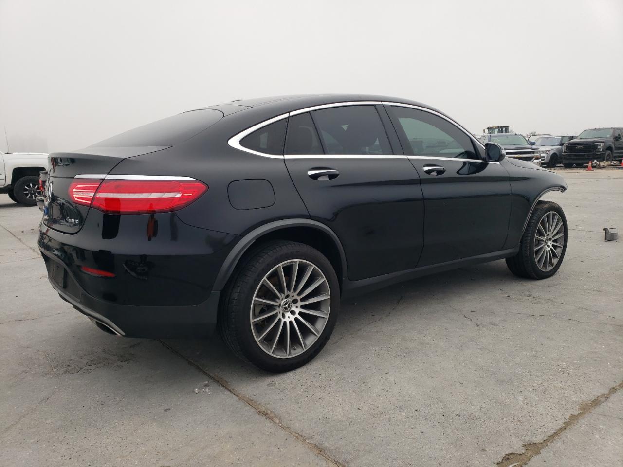 VIN WDC0J4KBXJF453988 2018 MERCEDES-BENZ GLC-CLASS no.3