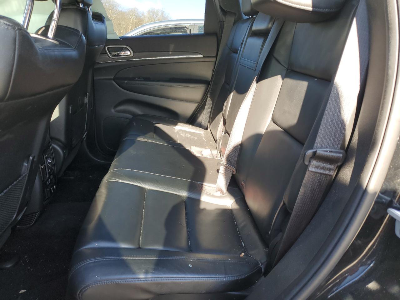 2020 Jeep Grand Cherokee - Image 11