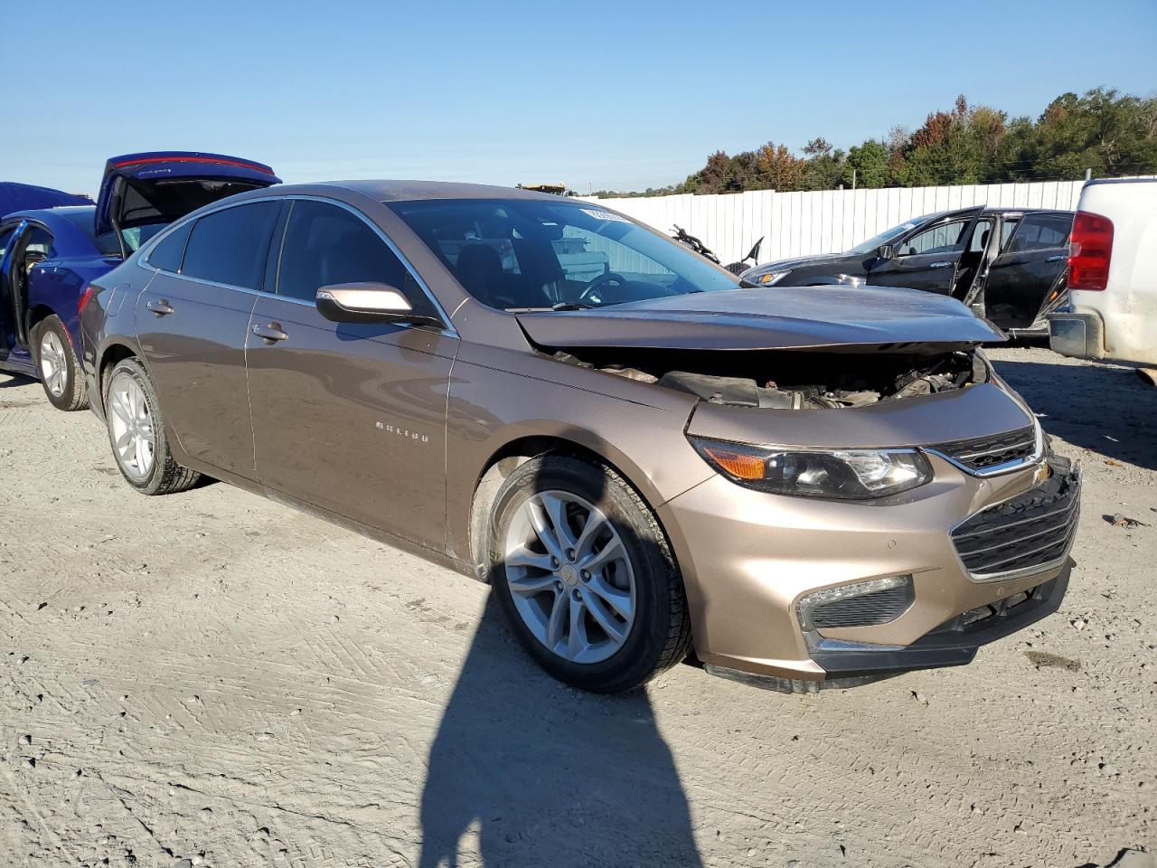 VIN 1G1ZD5ST2JF125850 2018 CHEVROLET MALIBU no.4