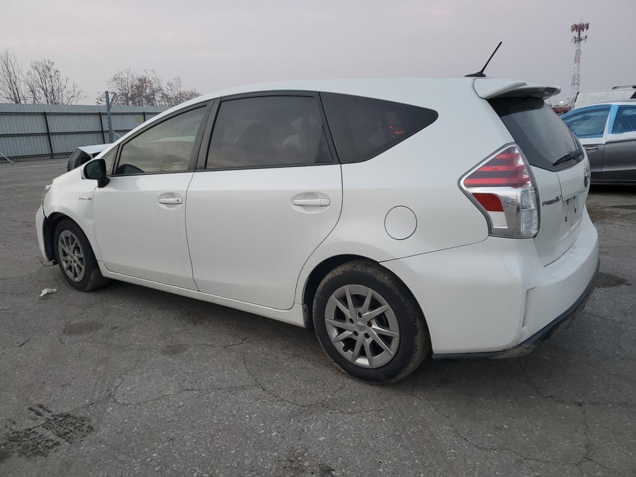 VIN JTDZN3EU8GJ050591 2016 TOYOTA PRIUS no.2