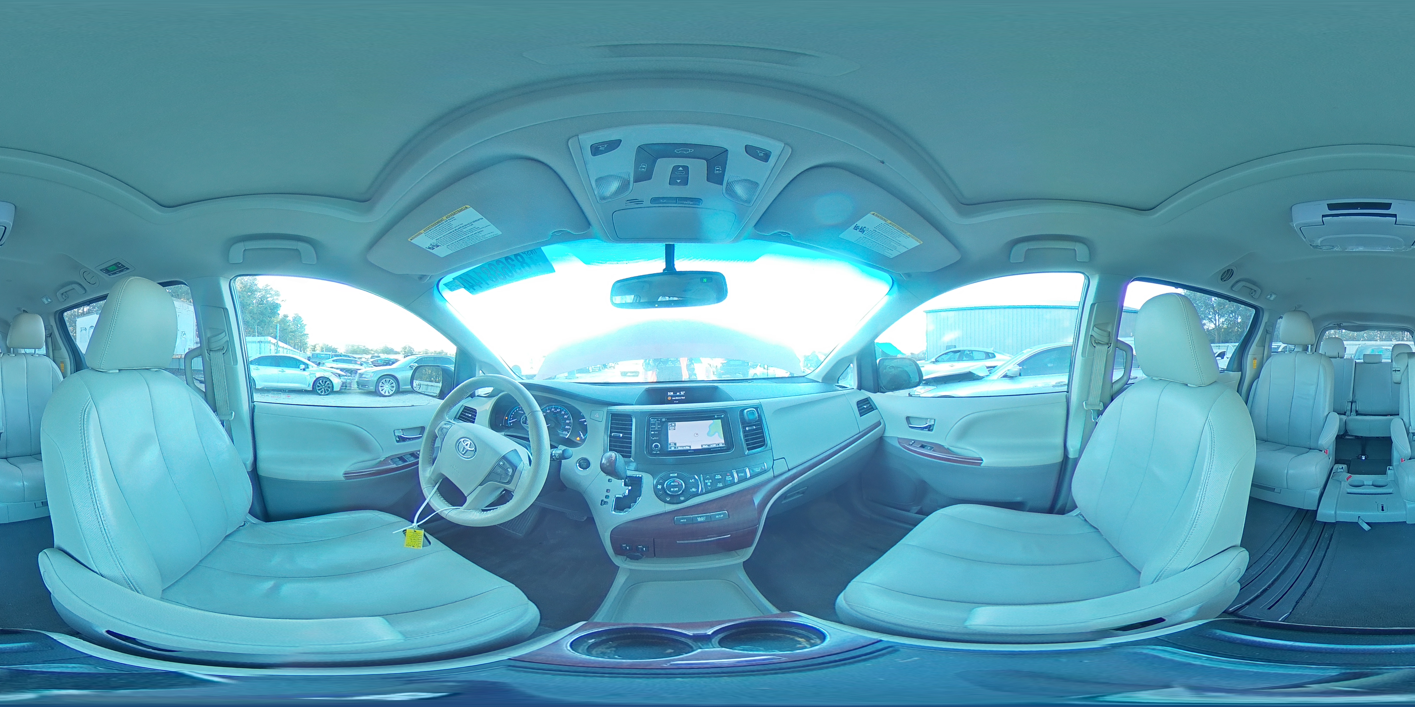 2014 Toyota Sienna - Image 14