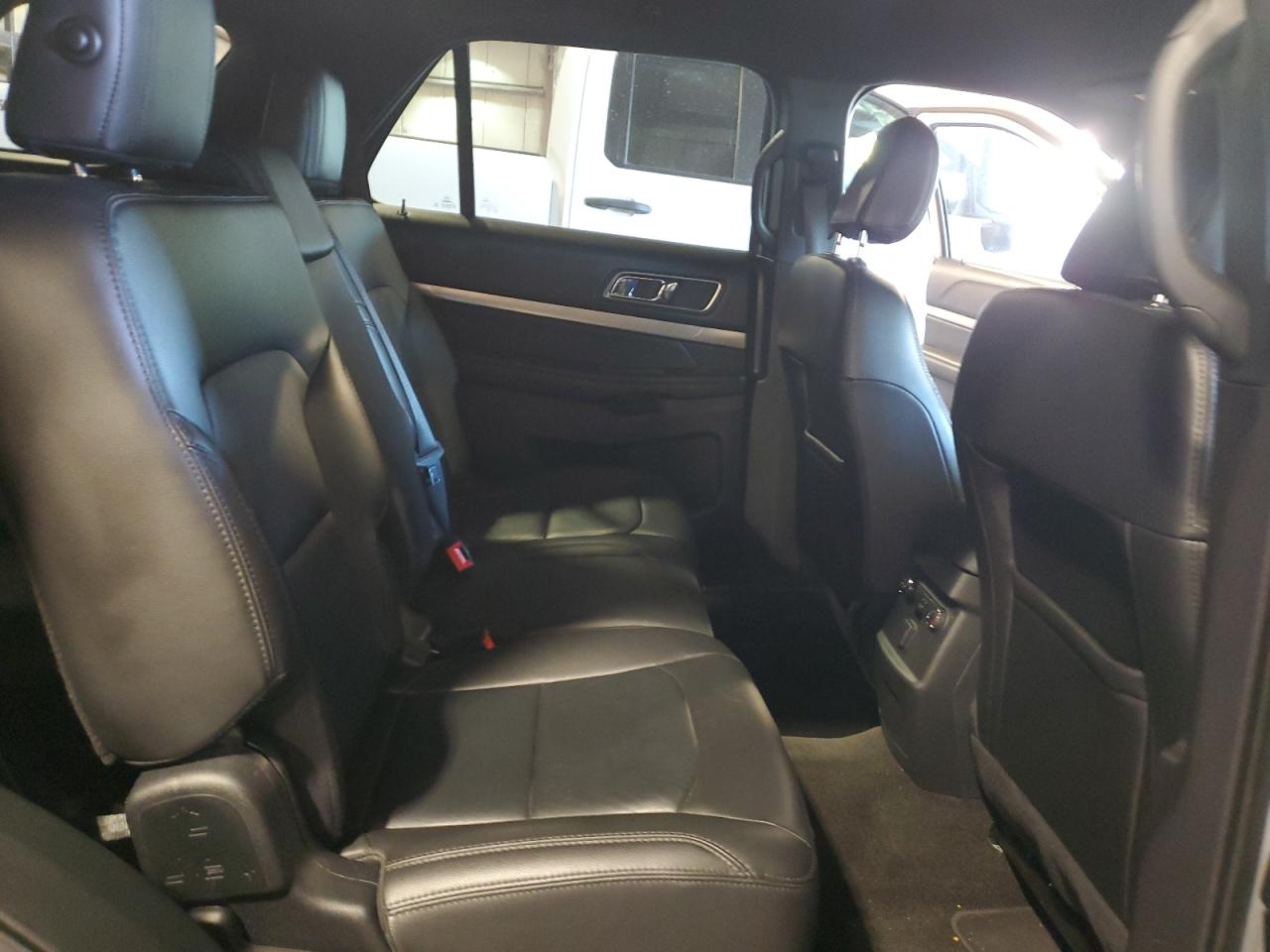 2018 Ford Explorer - Image 11