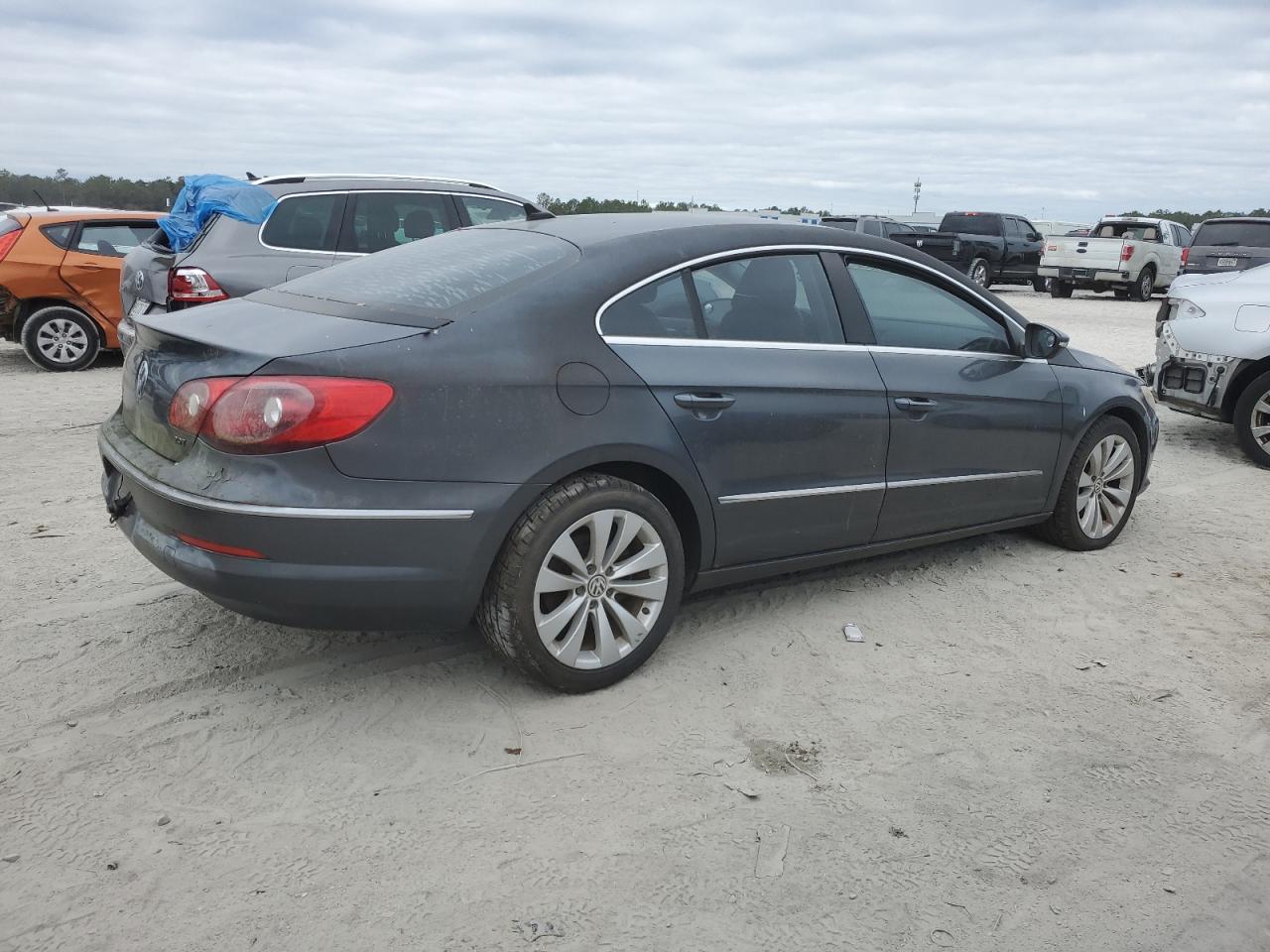 2010 Volkswagen Passat CC - Image 3