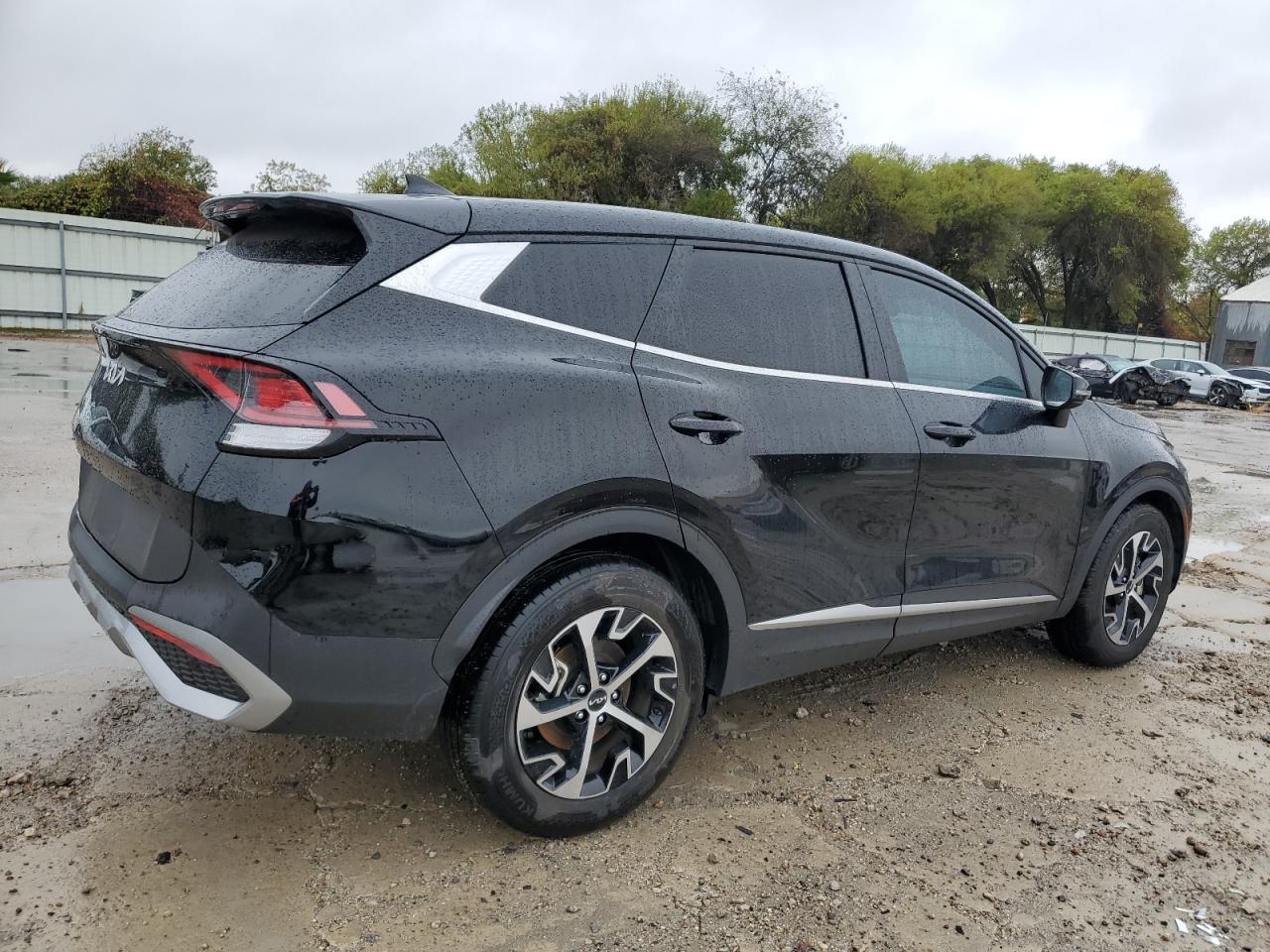 2023 Kia Sportage - Image 3