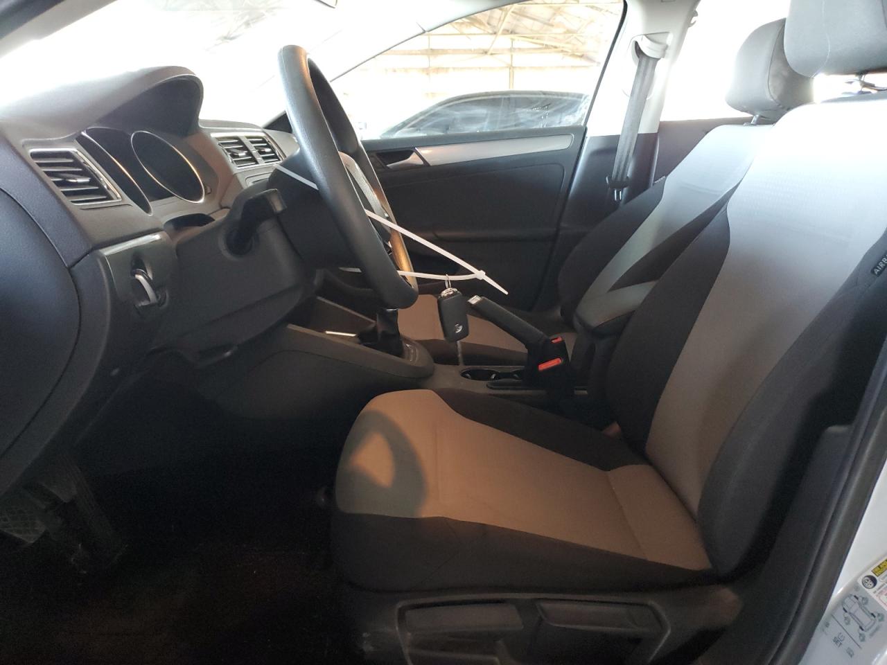 2018 Volkswagen Jetta - Image 7