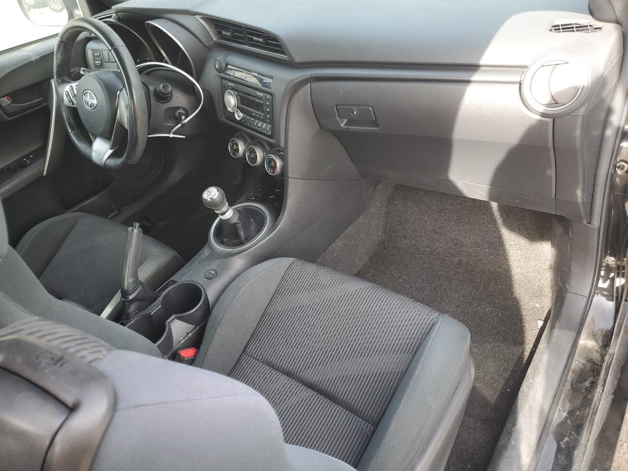 2011 Toyota tC - Image 8