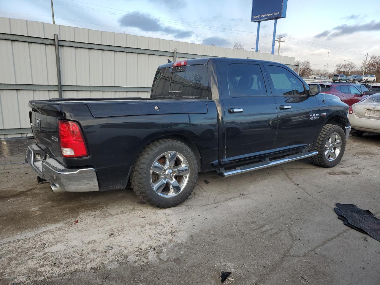 2016 RAM 1500 - Image 3