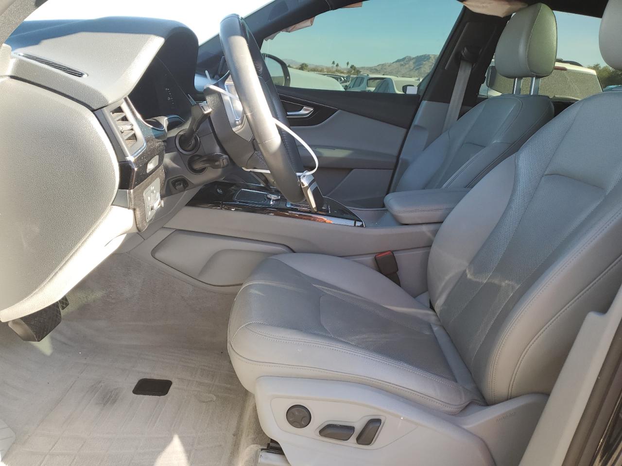 2017 Audi Q7 Premium Plus VIN: WA1LAAF71HD055768 Lot: 85739484