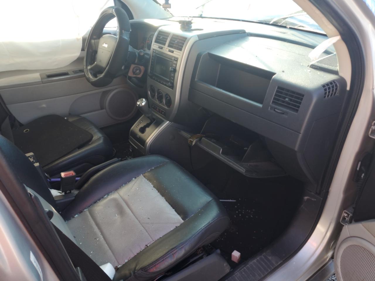 2007 Jeep Compass - Image 8