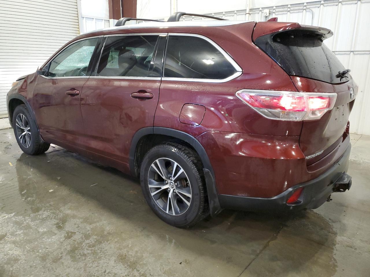 VIN 5TDJKRFHXGS226733 2016 TOYOTA HIGHLANDER no.2