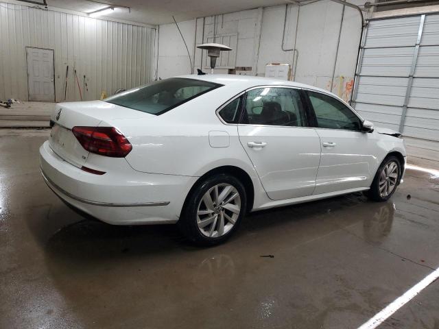  VOLKSWAGEN PASSAT 2018 White