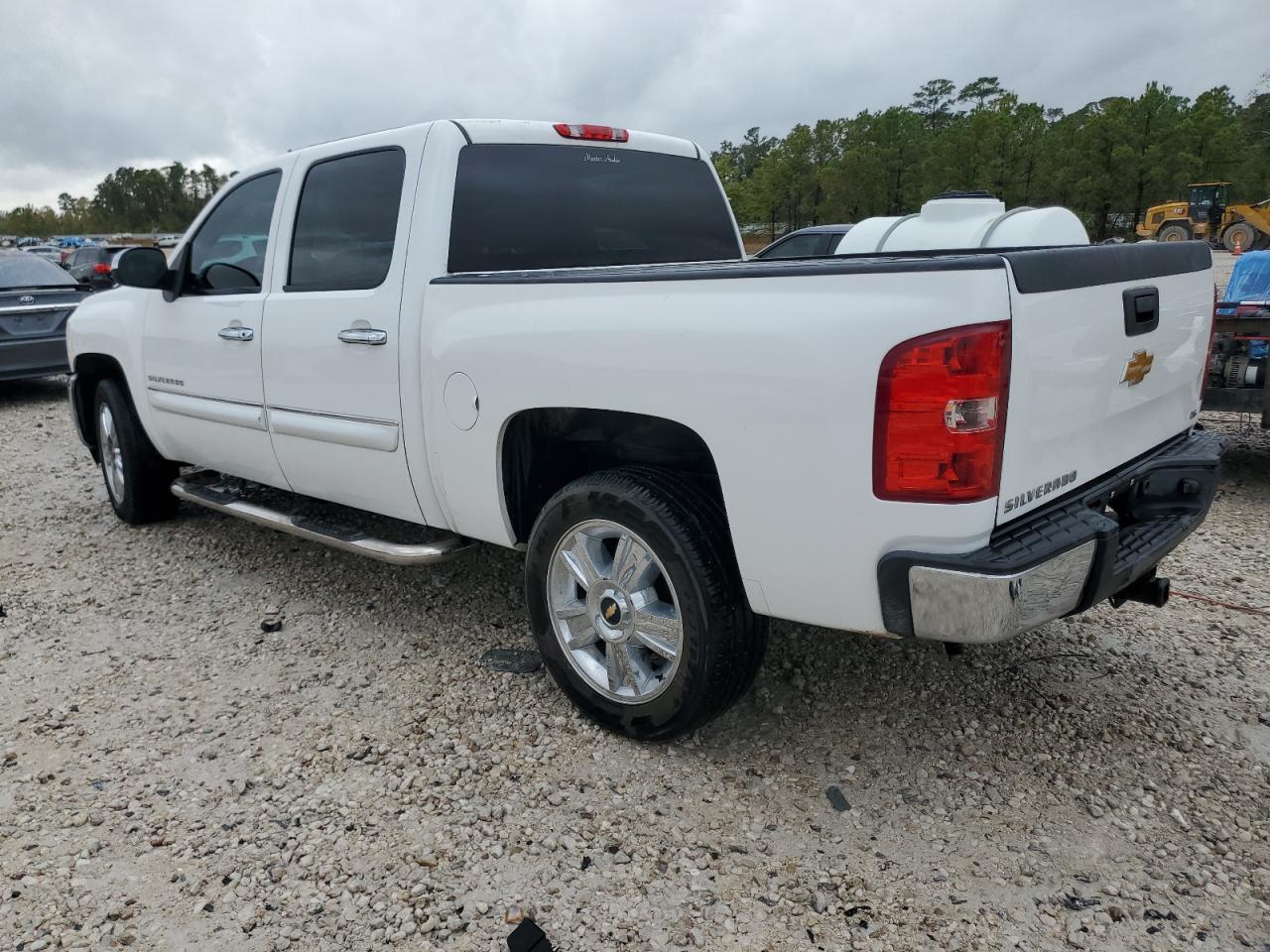 2013 Chevrolet Silverado - Image 2