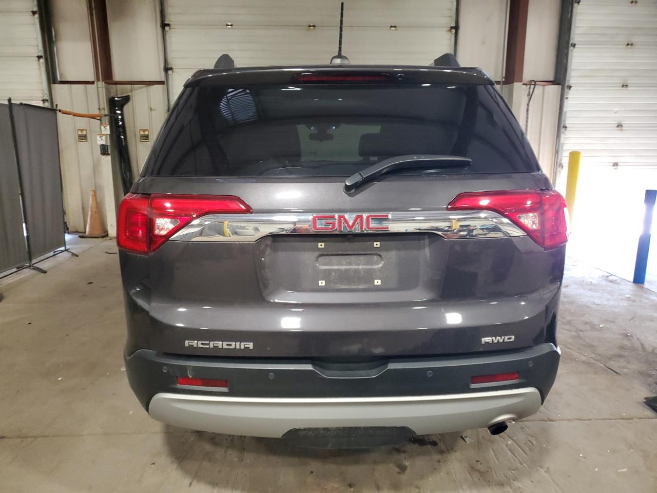 2017 GMC Acadia - Image 6